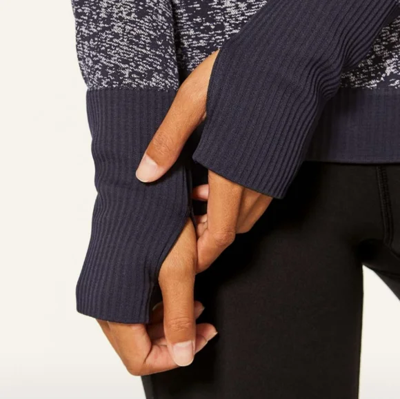 COPY - Lululemon Rest Less 1/2 Zip
in Black / White size 6 - Picture 2 of 8